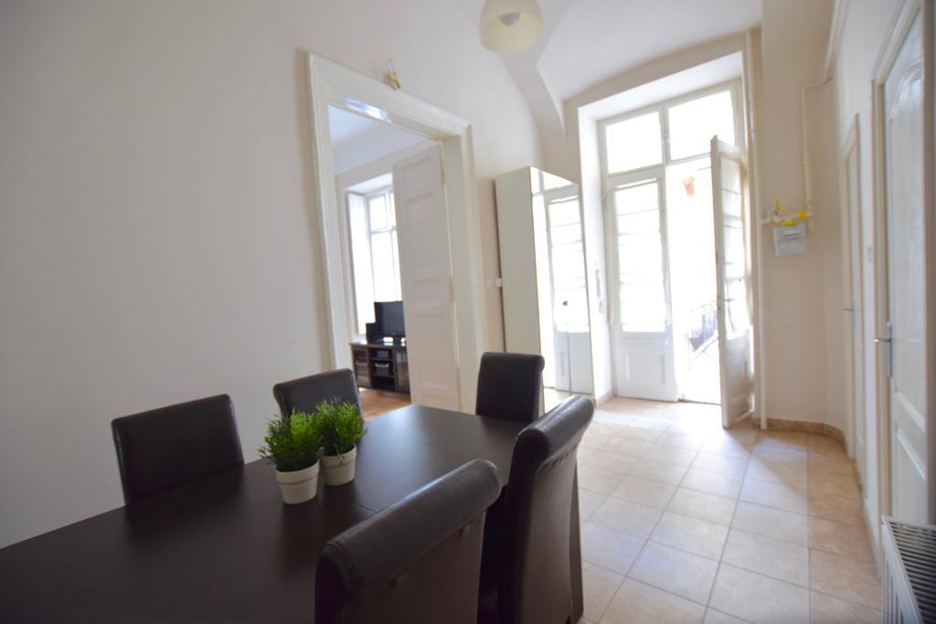 Standard Apartment By Hi5 - Muzeum 5 Budapest Ngoại thất bức ảnh